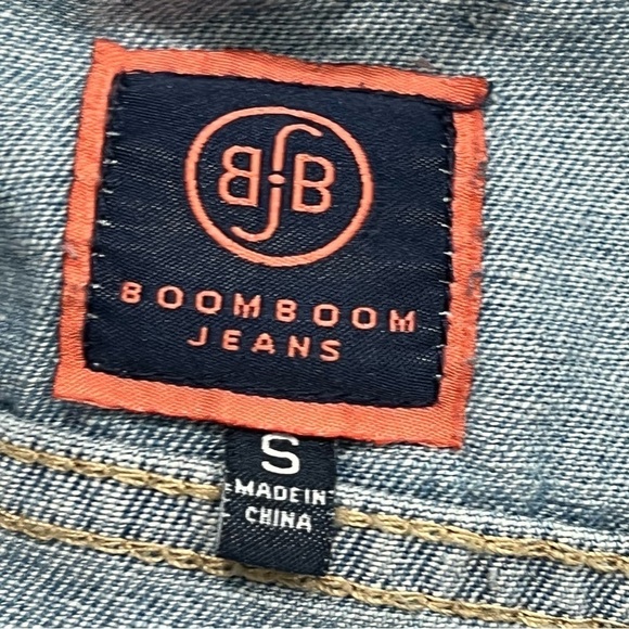 Boom Boom Jeans Cropped Distressed 100 Cotton Jean Denim Jacket Size Small - Picture 7 of 9